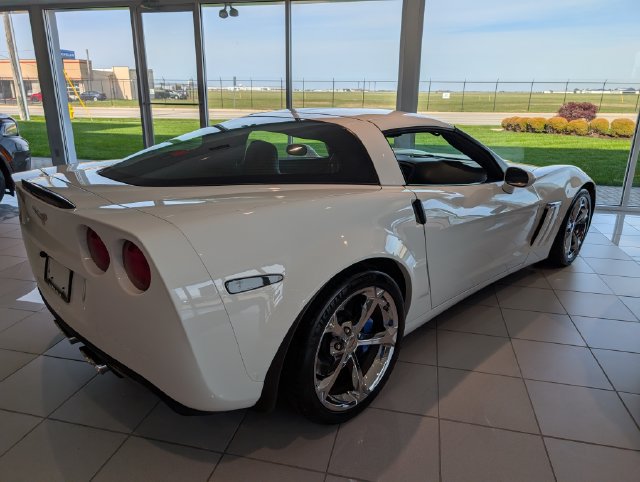 Used 2011 Chevrolet Corvette Grand Sport w/ Preferred Equipment Group RWD image 4