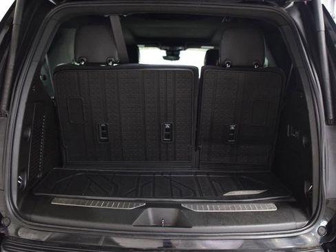 Used 2023 Chevrolet Tahoe Premier AWD/4WD image 22
