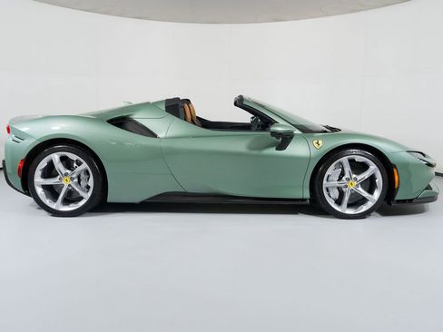 Used 2025 Ferrari SF90 Spider image 29
