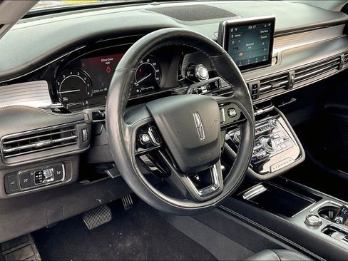 Used 2022 Lincoln Corsair AWD w/ Premium Package image 12