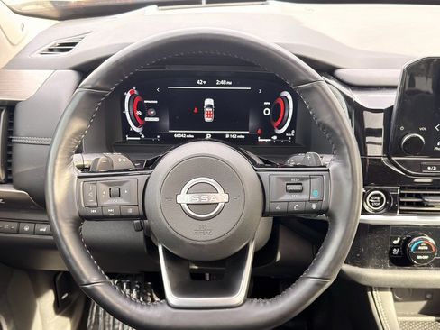 Used 2024 Nissan Pathfinder Platinum w/ Cargo Package image 13