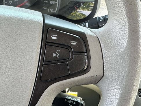 Used 2011 Toyota Sienna LE FWD image 28