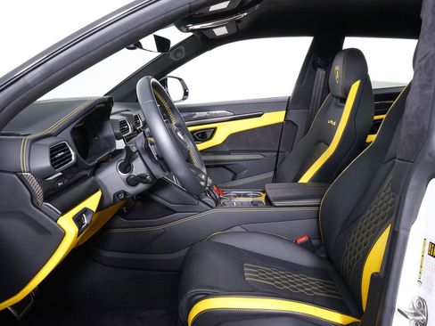 Used 2024 Lamborghini Urus S image 4