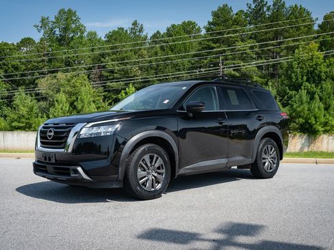 Used 2022 Nissan Pathfinder SV FWD image 3
