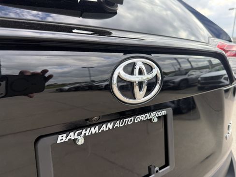 Used 2025 Toyota RAV4 LE image 8