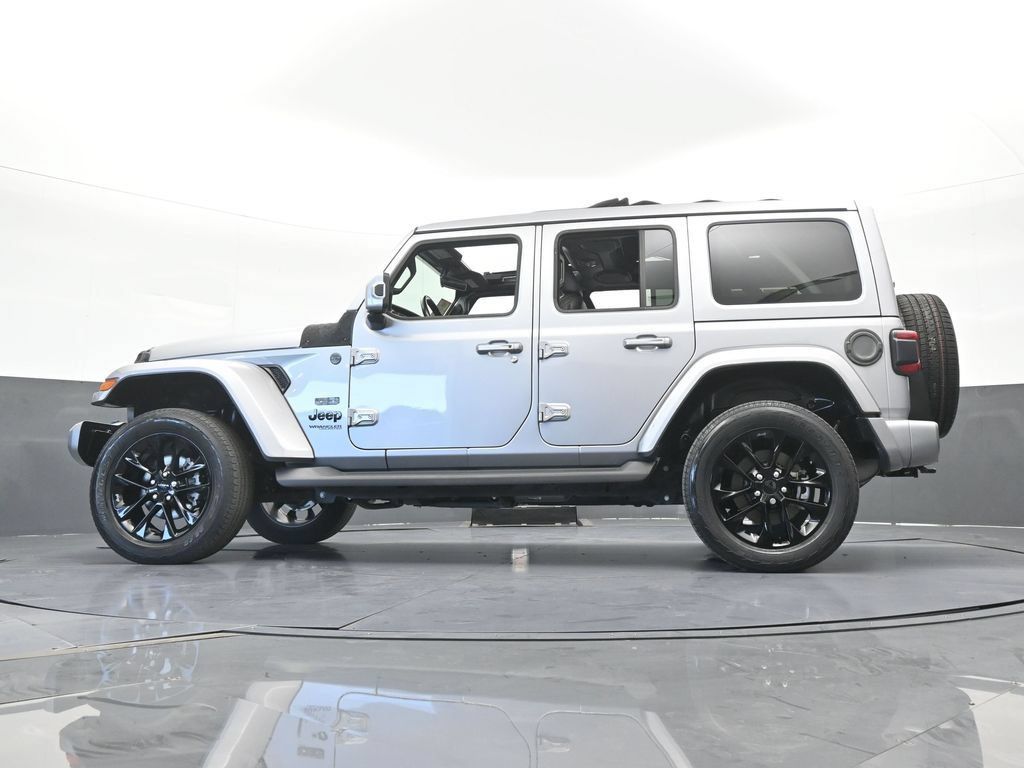 Used 2021 Jeep Wrangler Unlimited Sahara AWD/4WD image 58