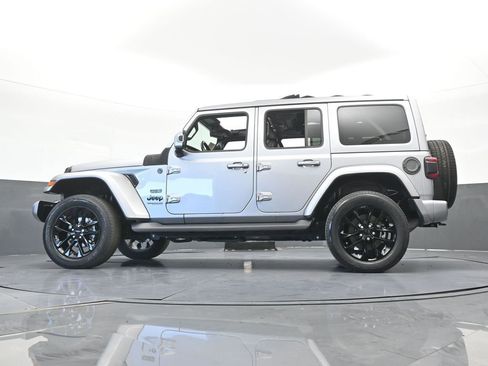 Used 2021 Jeep Wrangler Unlimited Sahara AWD/4WD image 58