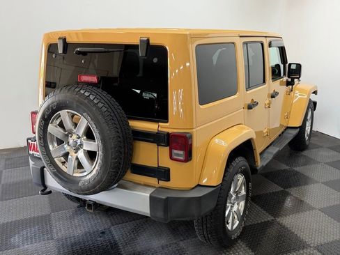Used 2013 Jeep Wrangler Unlimited Sahara w/ Connectivity Group AWD/4WD image 9