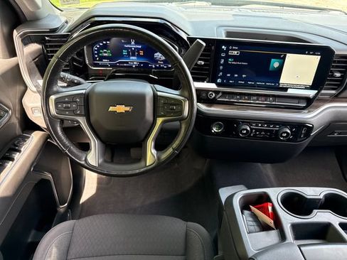 Used 2022 Chevrolet Silverado 1500 LT AWD/4WD image 23