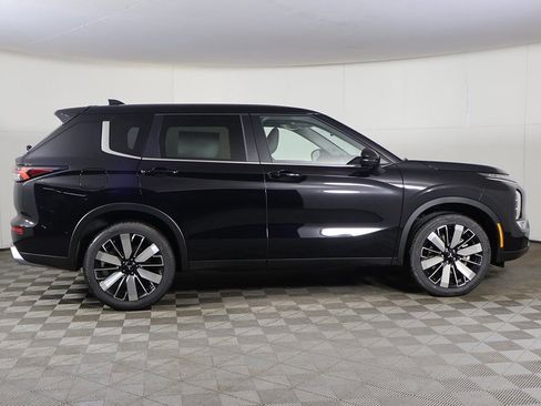 New 2026 Mitsubishi Outlander SE image 18