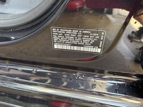 Used 2018 Volkswagen Passat 2.0T R-Line image 37