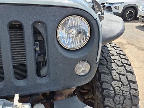 Used 2015 Jeep Wrangler Unlimited Sport w/ Quick Order Package 24S AWD/4WD image 10