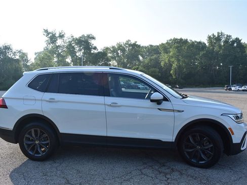 Used 2022 Volkswagen Tiguan SE image 9