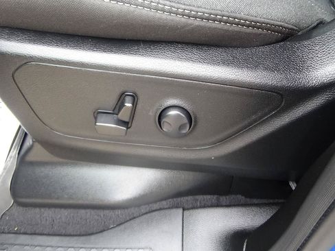 Certified 2025 RAM 1500 Big Horn AWD/4WD image 15