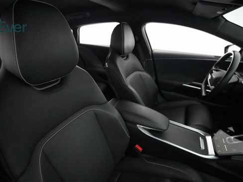 Used 2023 Lucid Air Touring image 10