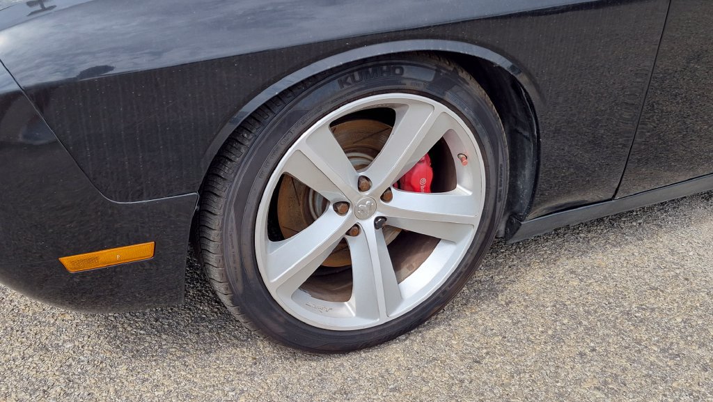 Used 2009 Dodge Challenger SRT8 w/ SRT Option Group II RWD image 8