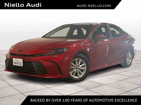 Used 2026 Toyota Camry LE w/ Convenience Package image 1