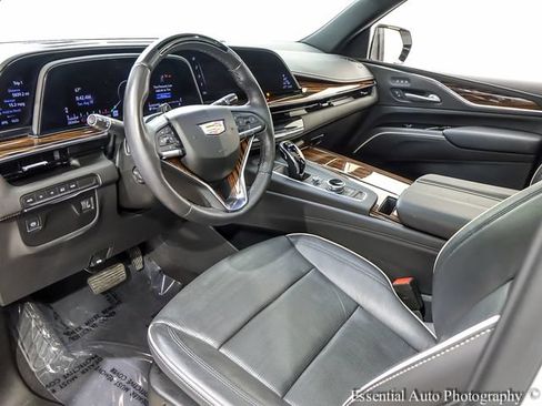 Certified 2024 Cadillac Escalade Premium Luxury AWD/4WD image 10