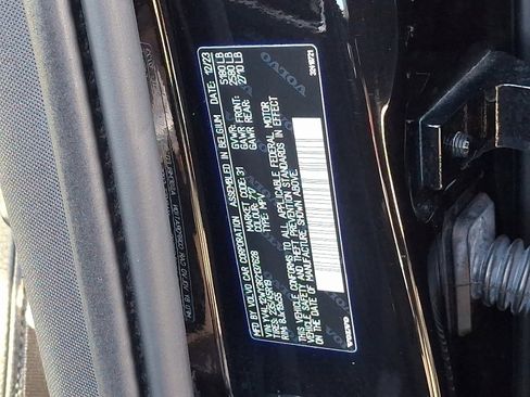 Used 2024 Volvo V60 B5 Cross Country Plus w/ Protection Package Premier image 27