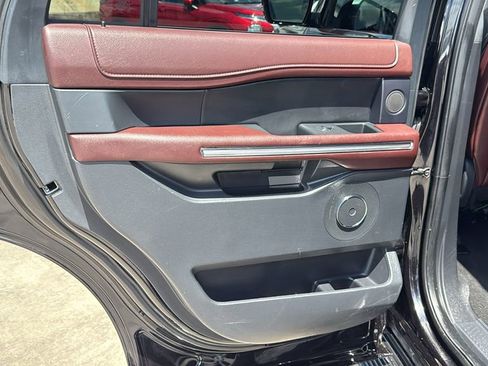 Used 2024 Ford Expedition Limited RWD image 18