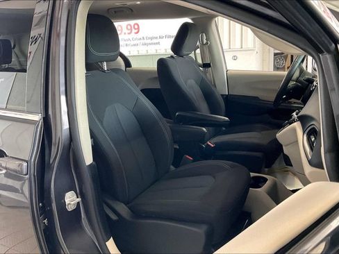 Used 2023 Chrysler Voyager LX FWD image 23