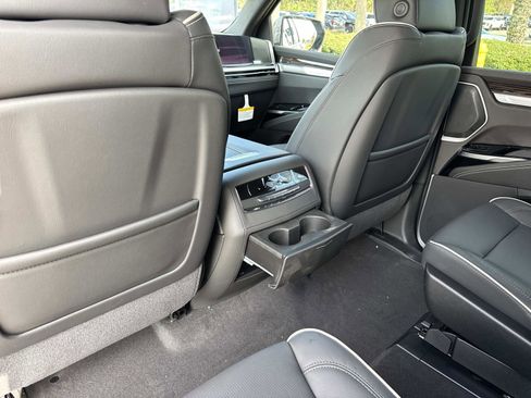 New 2026 Cadillac Escalade Luxury image 14