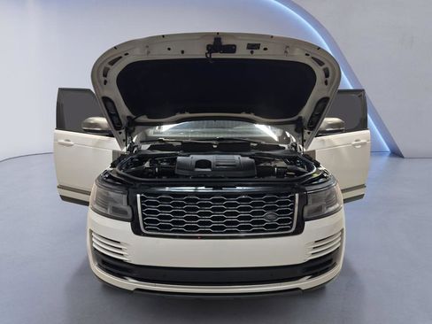 Used 2020 Land Rover Range Rover HSE image 9