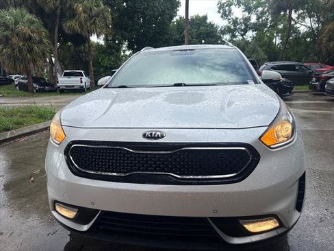 Used 2017 Kia Niro Touring FWD image 22