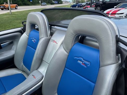 Used 2004 Chevrolet SSR w/ Preferred Equipment Group image 11