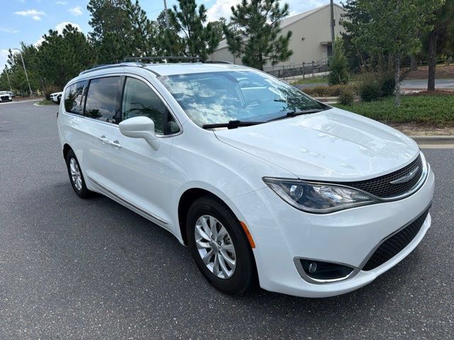 Used 2018 Chrysler Pacifica Touring-L FWD image 14