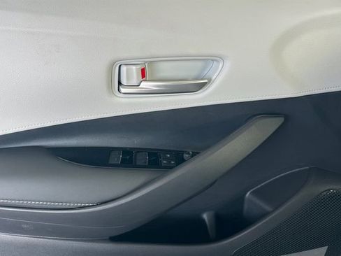 Used 2026 Toyota Corolla SE image 9
