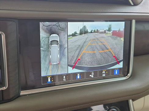 Used 2023 GMC Yukon XL Denali AWD/4WD image 14