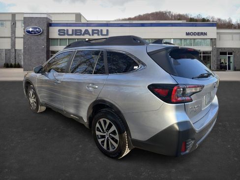 Used 2022 Subaru Outback Premium image 6