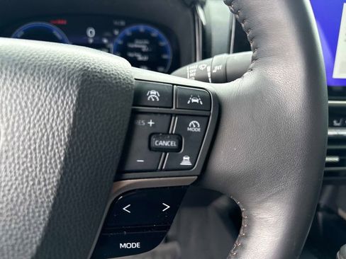 Used 2025 Toyota Camry XLE image 25