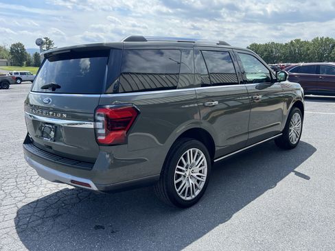 Used 2024 Ford Expedition Limited AWD/4WD image 6