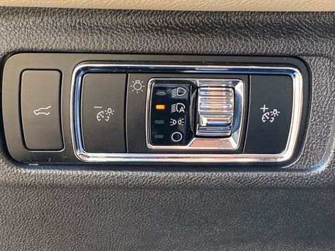 Used 2025 Lincoln Corsair AWD w/ Equipment Group 101A image 28