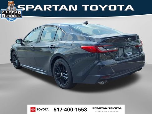 Used 2026 Toyota Camry SE FWD image 9