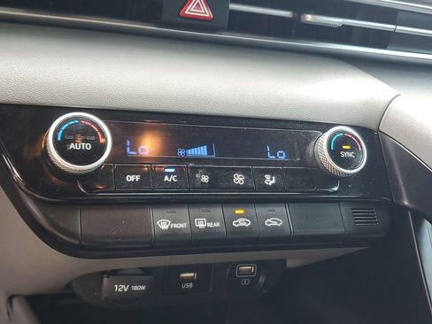 Used 2023 Hyundai Elantra SEL FWD image 21