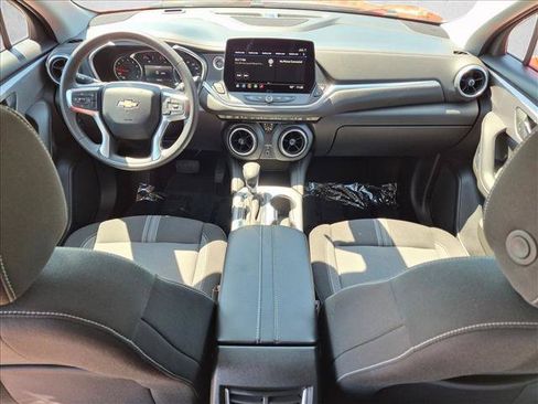 Certified 2025 Chevrolet Blazer LT AWD/4WD image 18