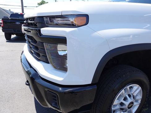 Used 2025 Chevrolet Silverado 2500 W/T AWD/4WD image 55