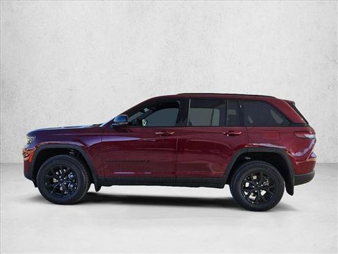New 2025 Jeep Grand Cherokee Altitude image 5