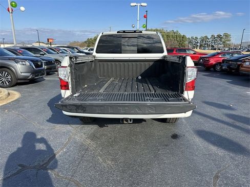 Used 2021 Nissan Titan SV w/ SV Convenience Package image 20