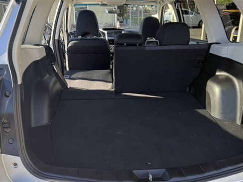Used 2010 Subaru Forester 2.5X Premium AWD/4WD image 23