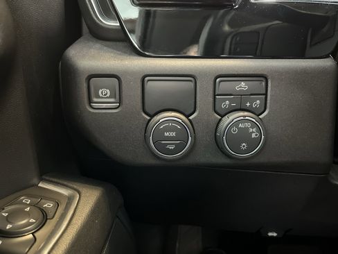 Used 2025 Chevrolet Silverado 1500 LT RWD image 27