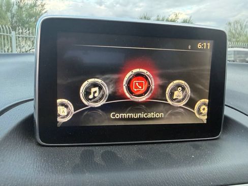Used 2016 MAZDA MAZDA3 i Touring w/ Popular Equipment Package FWD image 9