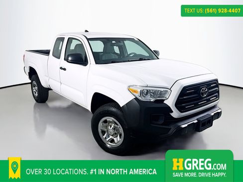 Used 2017 Toyota Tacoma SR image 1