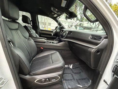 Used 2024 Jeep Wagoneer Series II w/ Flexible Seating Group image 33