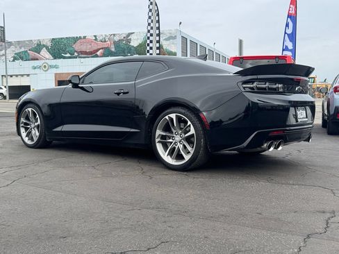 Used 2017 Chevrolet Camaro SS RWD image 9