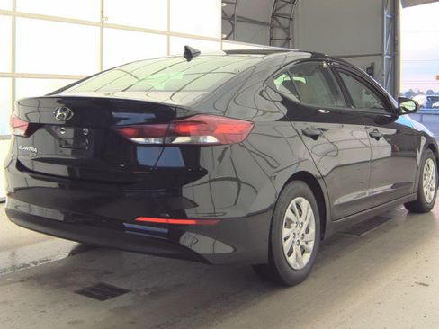 Used 2017 Hyundai Elantra SE FWD image 3