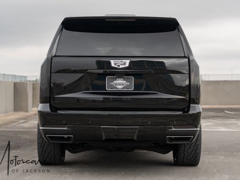 Used 2025 Cadillac Escalade Sport Platinum w/ LPO, Floor Liner Package image 9